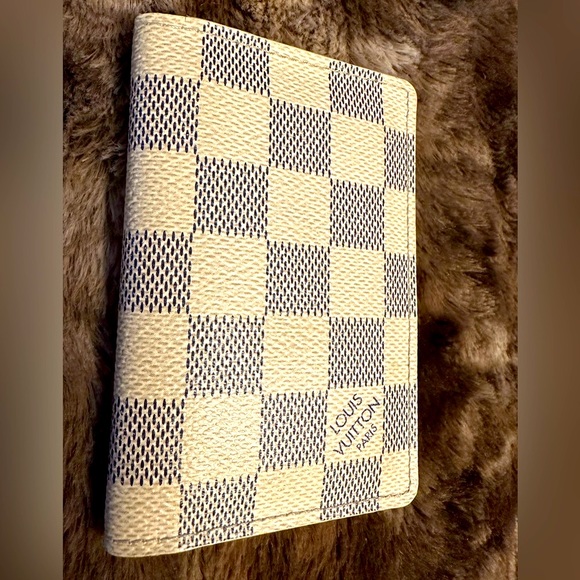 WOW POSHMARK - Authentic Louis Vuitton Damier Azur Wallet - Picture 6 of 16